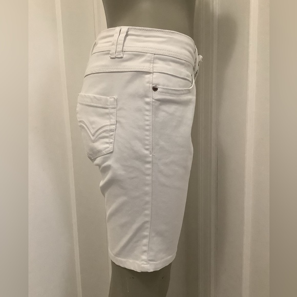 Suko Jeans White Shorts with Silver Button & Tropical Print Detail Inside Waist - Picture 5 of 7
